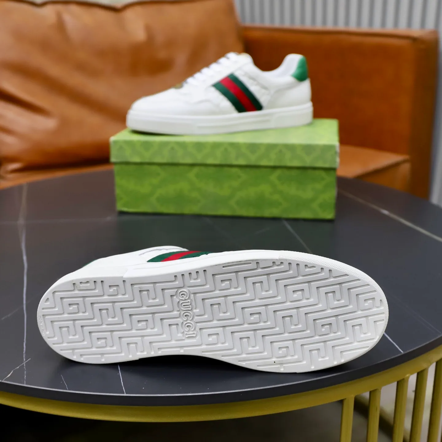 Ex-factory price: 420💰🙅‍♂️🙅‍♂️🙅‍♂️ Brand: Gucci GUCCi Standard code: 38-44 (45 customized) Grade: Same as the official website Material: Original leather splicing, comfortable and breathable sheepskin lining, original wear-resistant outsole Style category: Men's fashionable casual shoes, running, sports shoes, noble luxury brand elements, top luxury Color: actual picture color